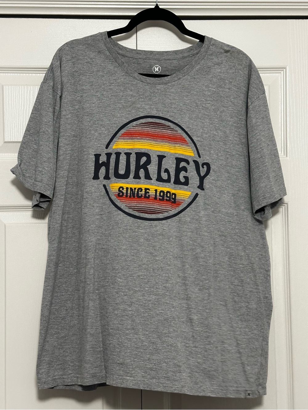 Hurley Graphic Logo Short Sleeve Tee T-shirt in Gray Size XL VGUC